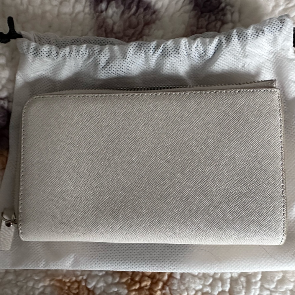 Brand New Lo&Sons Wallet Ivory with Tan Interior - Picture 6 of 9